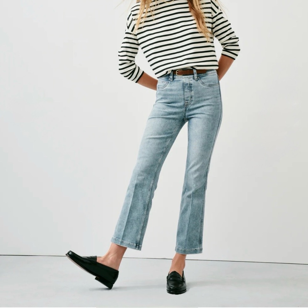 SPANX kick flare jeans in indigo sky color- Size M